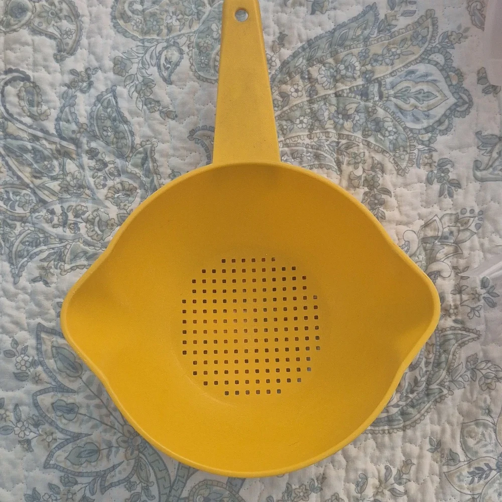 Tupperware Assortment Sifters Egg Seperator Melon Baller